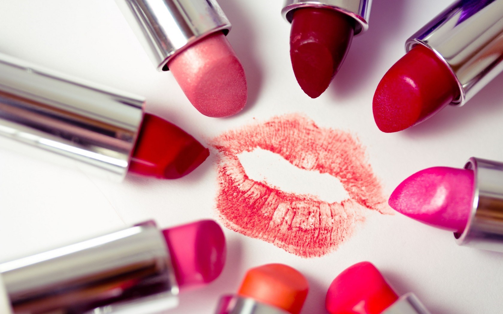 Pregnant Women Abstain From Lipstick 1