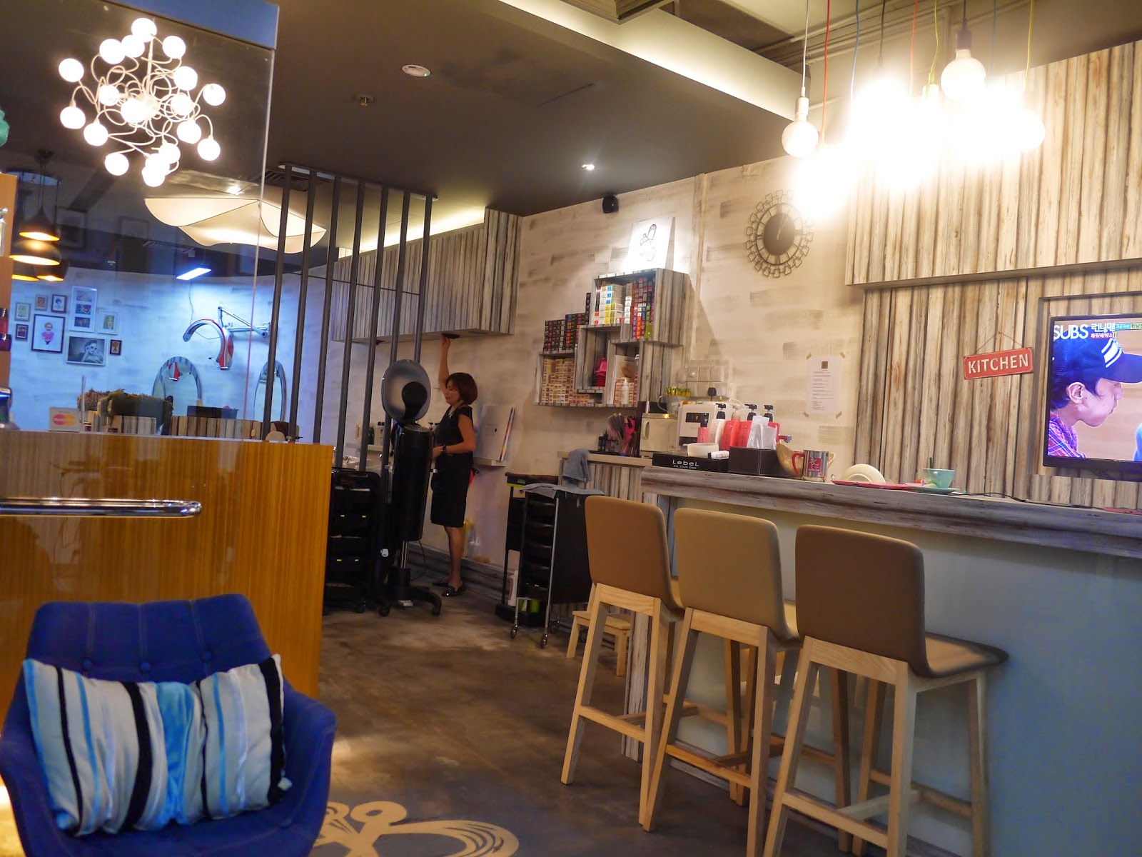 aqua hair salon Daily Vanity