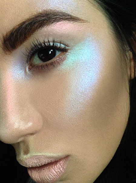 2017 beauty trends holographic makeup