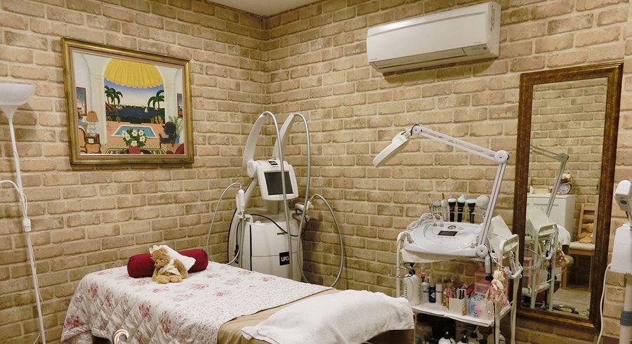 BB Watershine Covered Treatment + Red Carpet Facial $220 (U.P. $448)