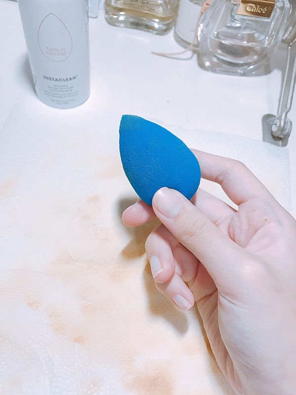 Beautyblender Instaclean Cleansing Spray After One Towel