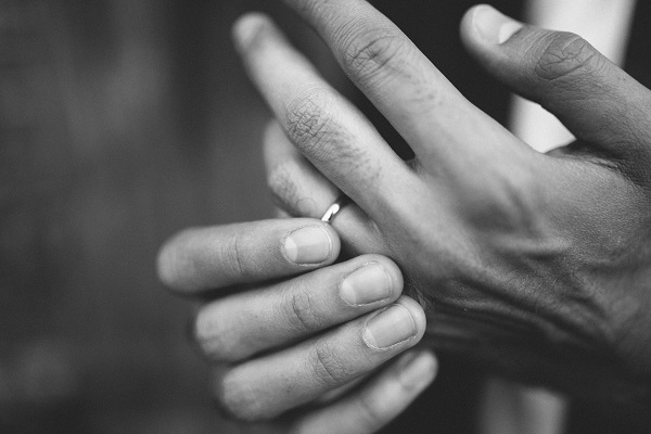 wedding band short nails
