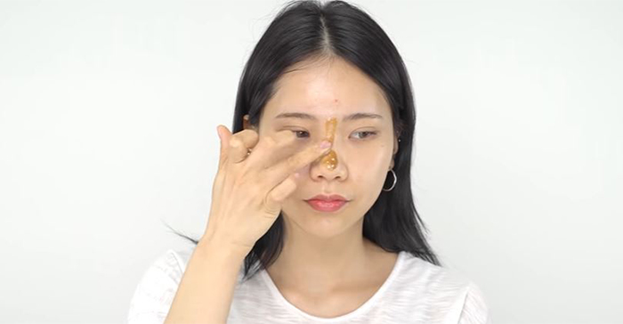 blackheads-on-nose-exfoliate