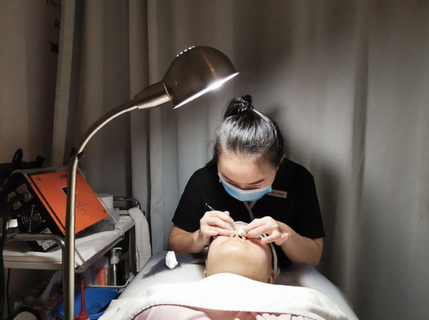 Best Extraction Facial June Skincare Extraction Step