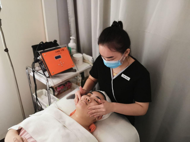 Best Extraction Facial June Skincare Skincare Application Step