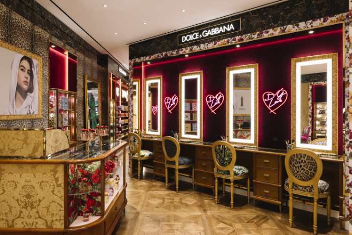 dolce gabbana beauty singapore interior mirrors