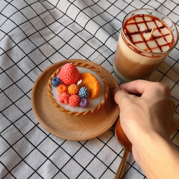 fruit tart and coffee