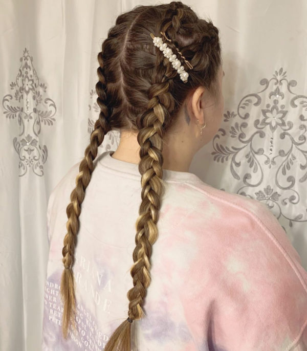 15 hairstyles to make your face look smaller so you don’t have to edit your selfies anymore