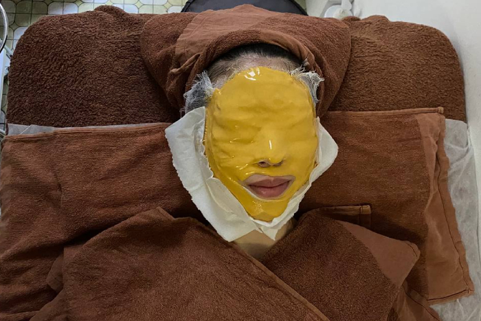 gold-facial-singapore-gold-mask