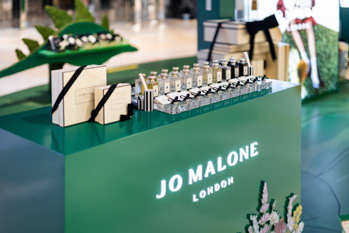 jo malone london ion orchard pop up display