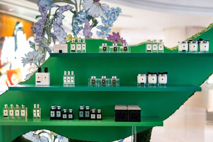 jo malone london ion orchard pop up shelves