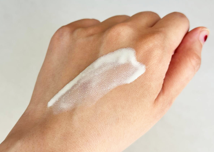 Bioderma Photoderm XDefense Ultra-Fluid SPF50+ texture