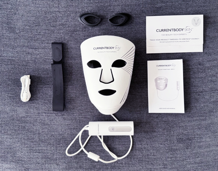 CurrentBody LED Light Therapy Face Mask Series 2 kit