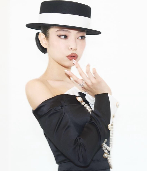 k-pop nail artists nailsbyzola